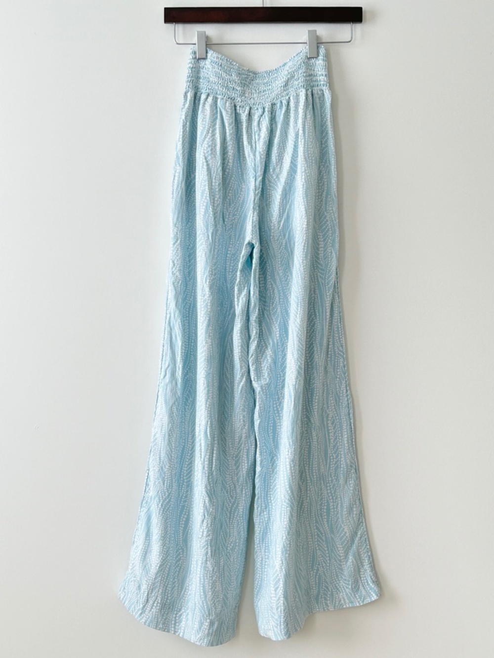 Joie Linen Blend Wide Leg Smocked Waist Light Blue & White Pants - Picture 9 of 16